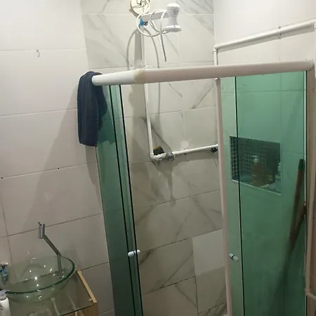 Quarto confortável e arejado-2